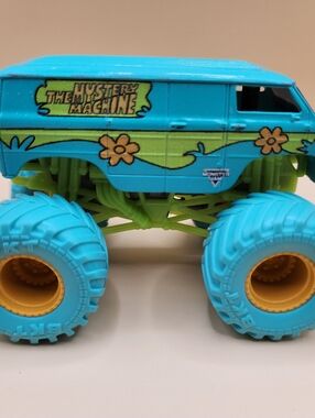 Scooby Doo The Mystery Machine 1:64 Die-cast Monster Truck Monster Jam